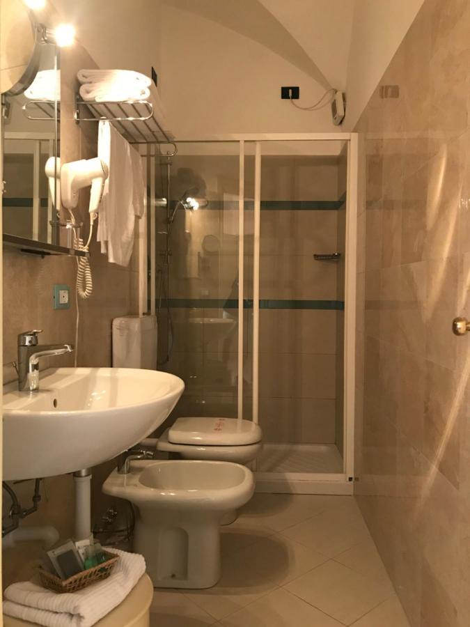 Hotel Miramare Imperia Eksteriør billede