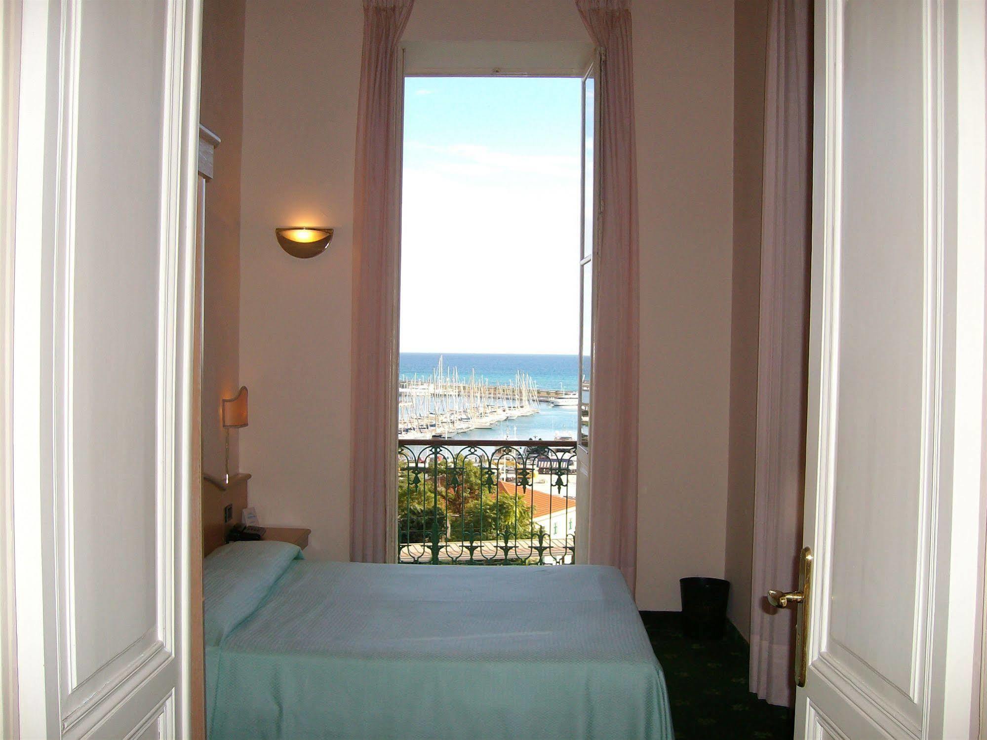 Hotel Miramare Imperia Eksteriør billede