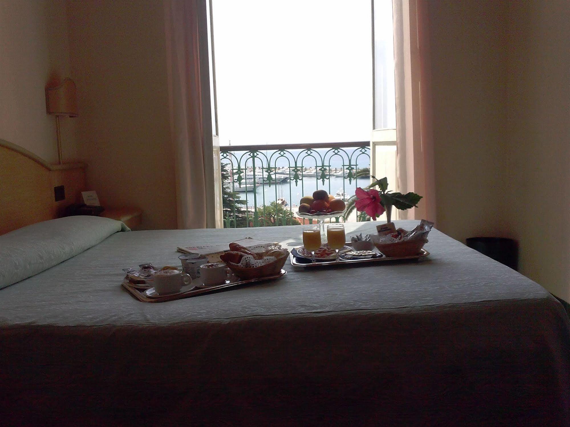 Hotel Miramare Imperia Eksteriør billede